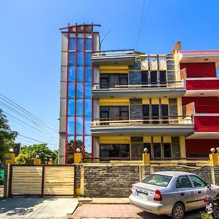 Oyo 9601 Hotel Sunshine Residency Castle Нойда Экстерьер фото
